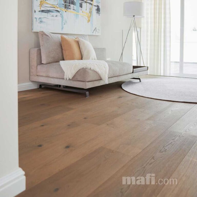 Mafi parke Vulcano Medium Kantri White Oil u dnevnoj sobi