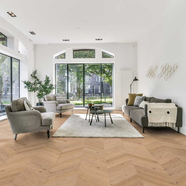 Scheucher parket hrast chevron Perla rustik