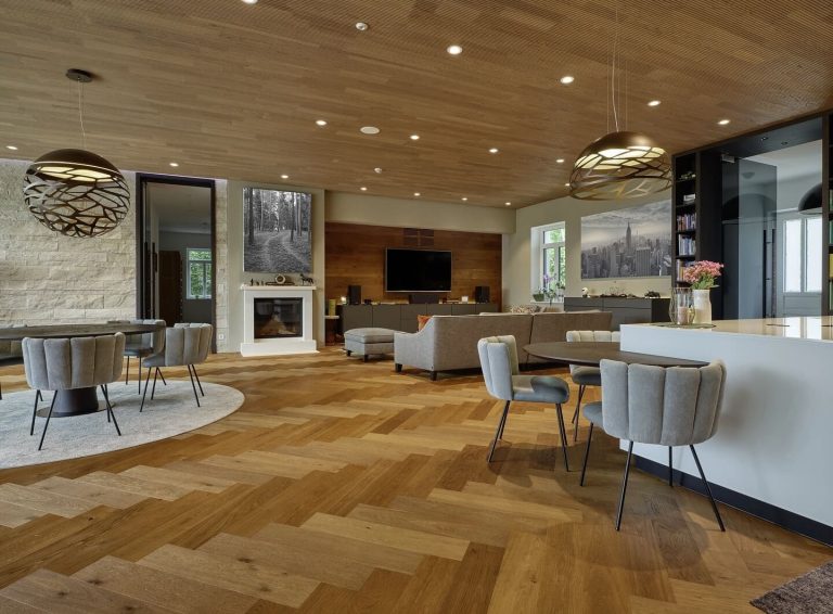 Parket riblja kost u dnevnom boravku